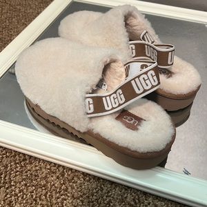UGG slippers kids size 2